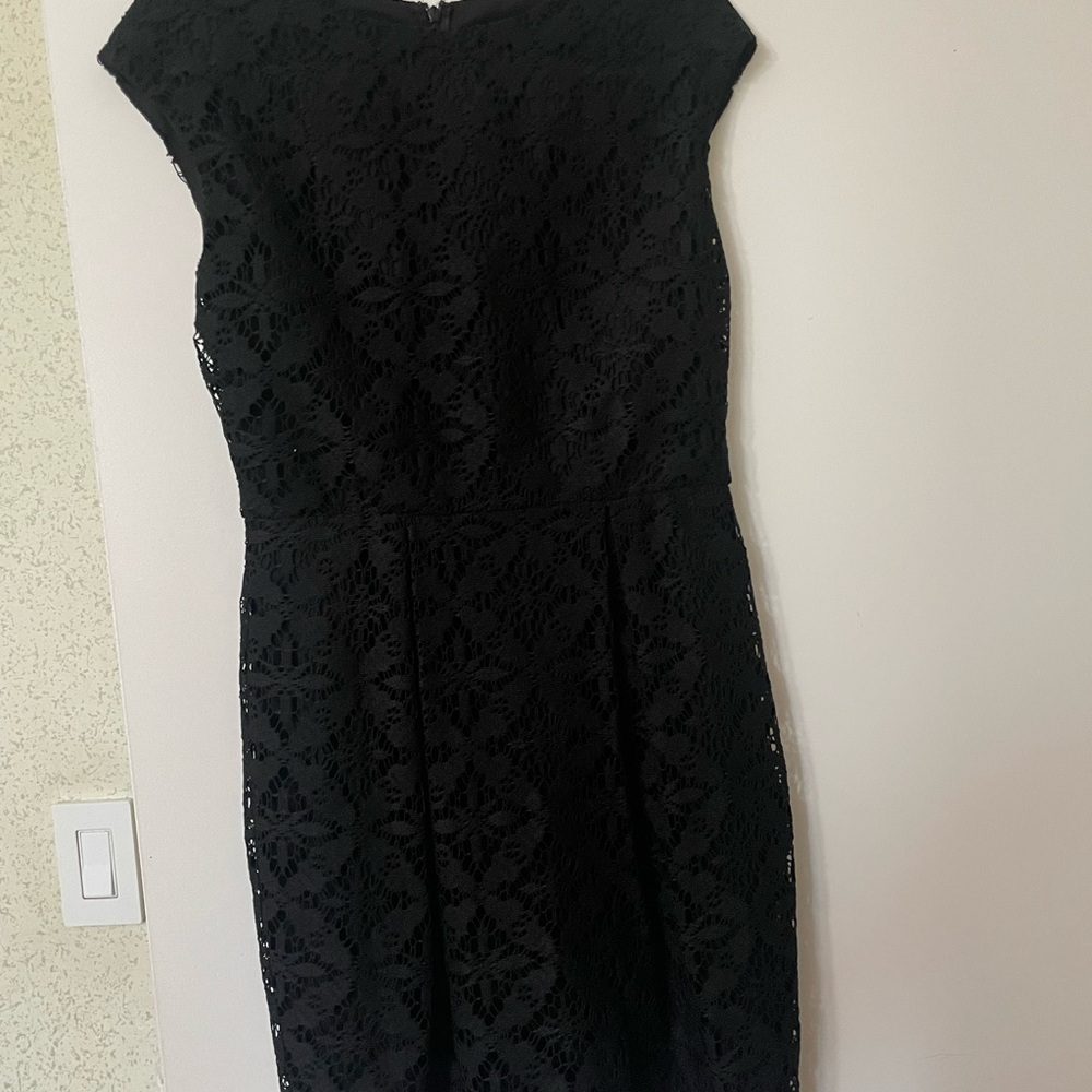 Black Sheath Midi Dress with Cap Sleeves
